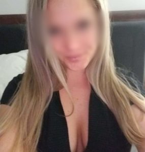 Jolie quadra vers Fougères cherche à fêter son divorce en plan Q