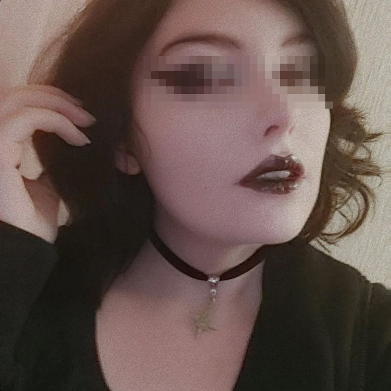 Cherche plan cul Fougères – metalleuse pour fun et baise